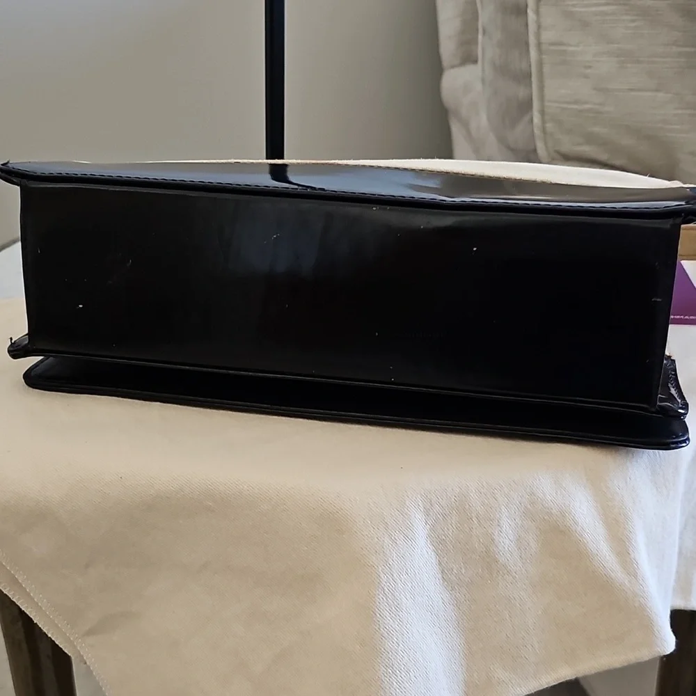 🌟CHANEL🌟 RARE AUTHENTIC Black Patent Leather Suede Flap Bag - Picture 7 of 14